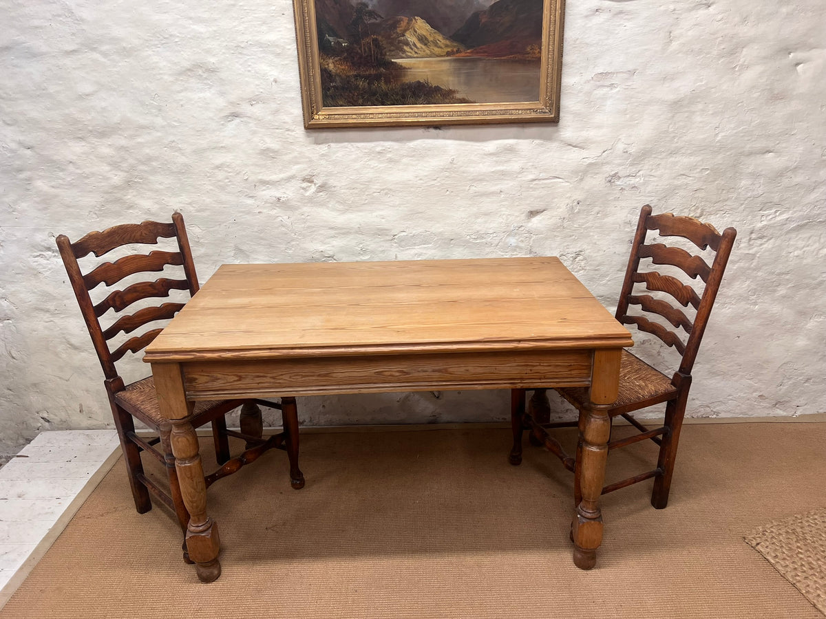 Antique Pine Table-RM 286