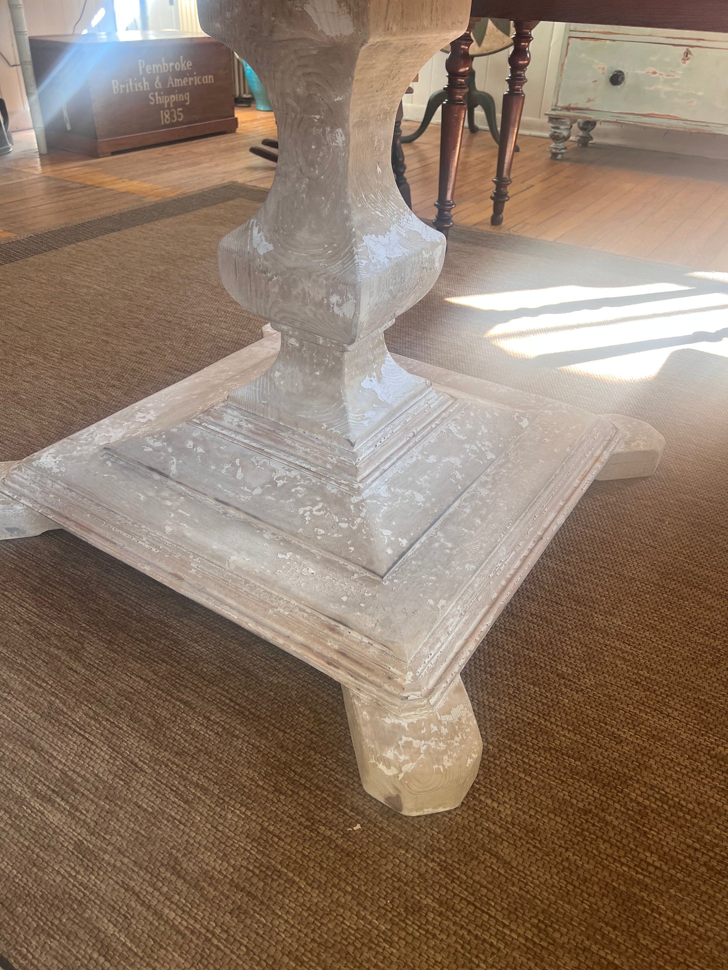 Round Pedestal Dining Table