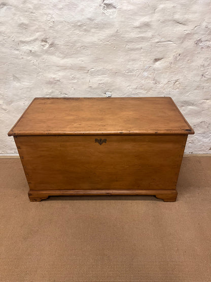 Pine Blanket Box-RM 281
