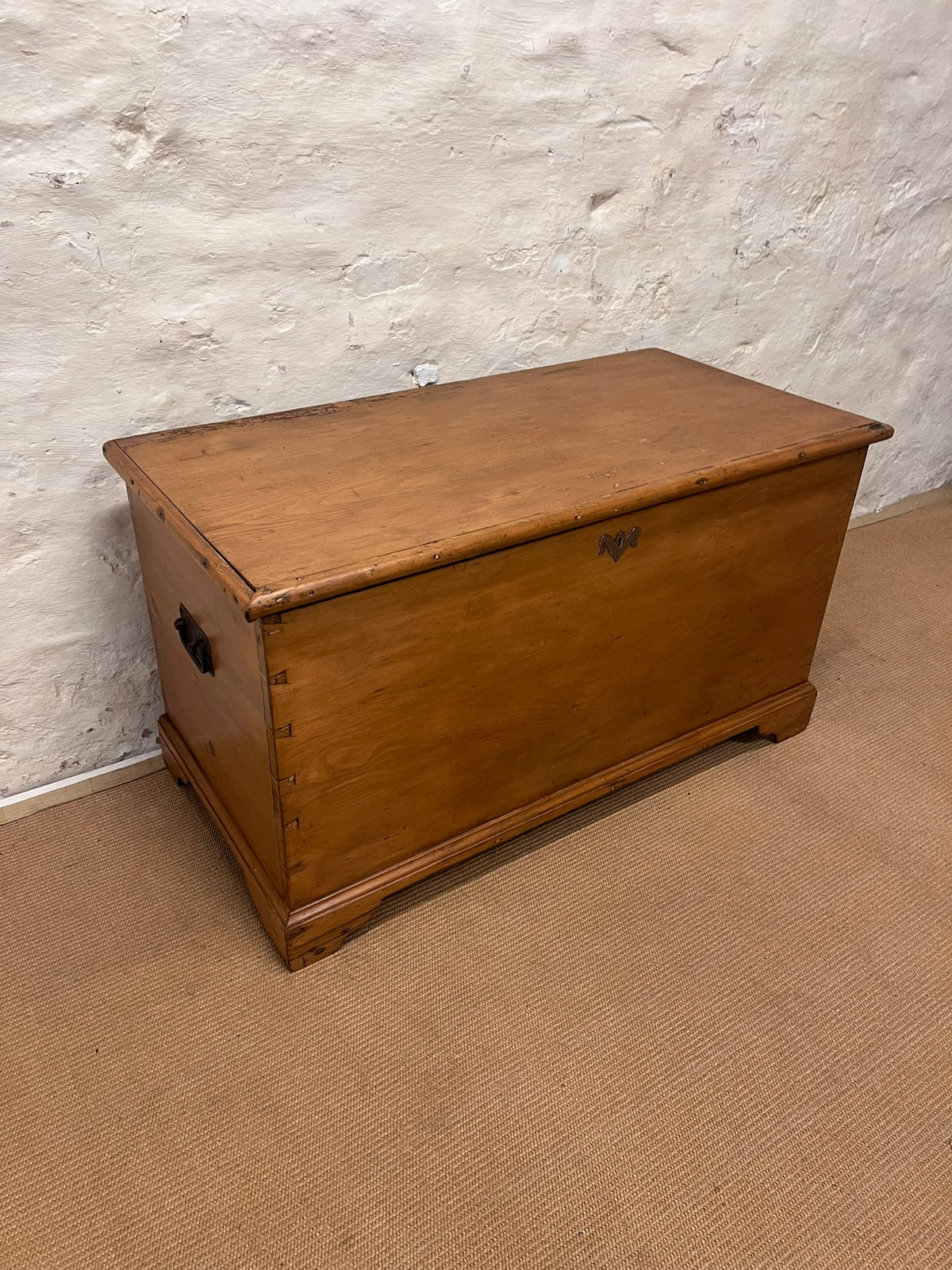 Pine Blanket Box-RM 281