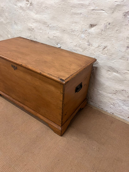 Pine Blanket Box-RM 281