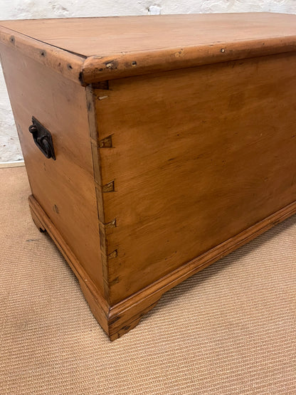 Pine Blanket Box-RM 281