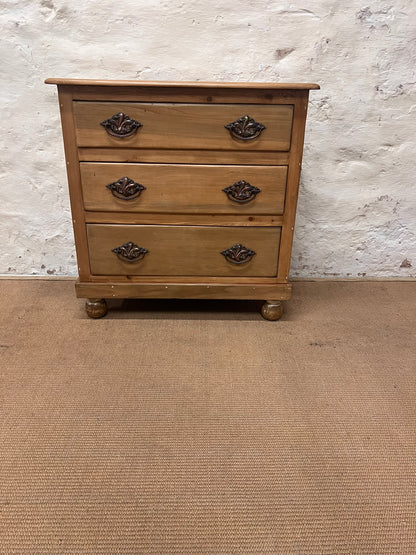 Pine Chest- RM 282