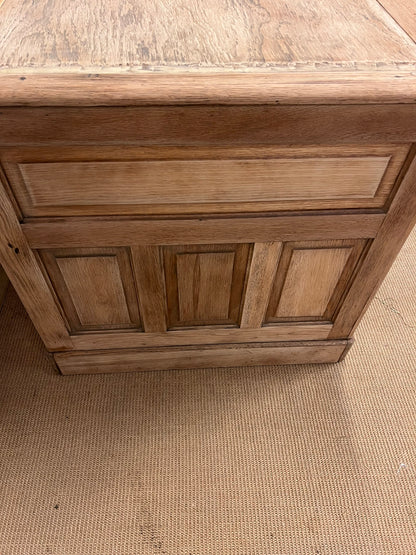 Pedestal Desk-RM 285