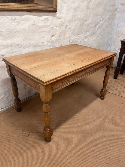 Antique Pine Table-RM 286