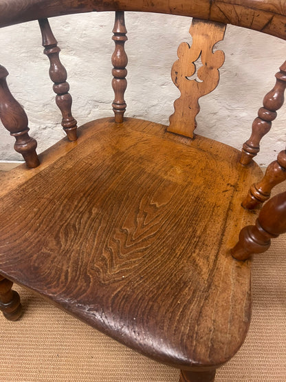 Windsor Arm Chair RM 318