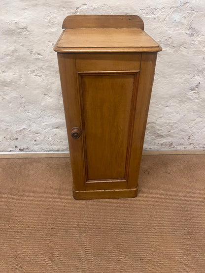 Scottish Antique Pine Bedside Cabinet RM 322