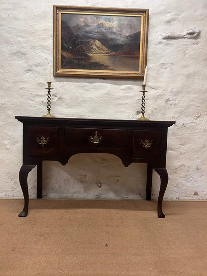 Antique Oak Sever/Sofa/Side Table RM 338