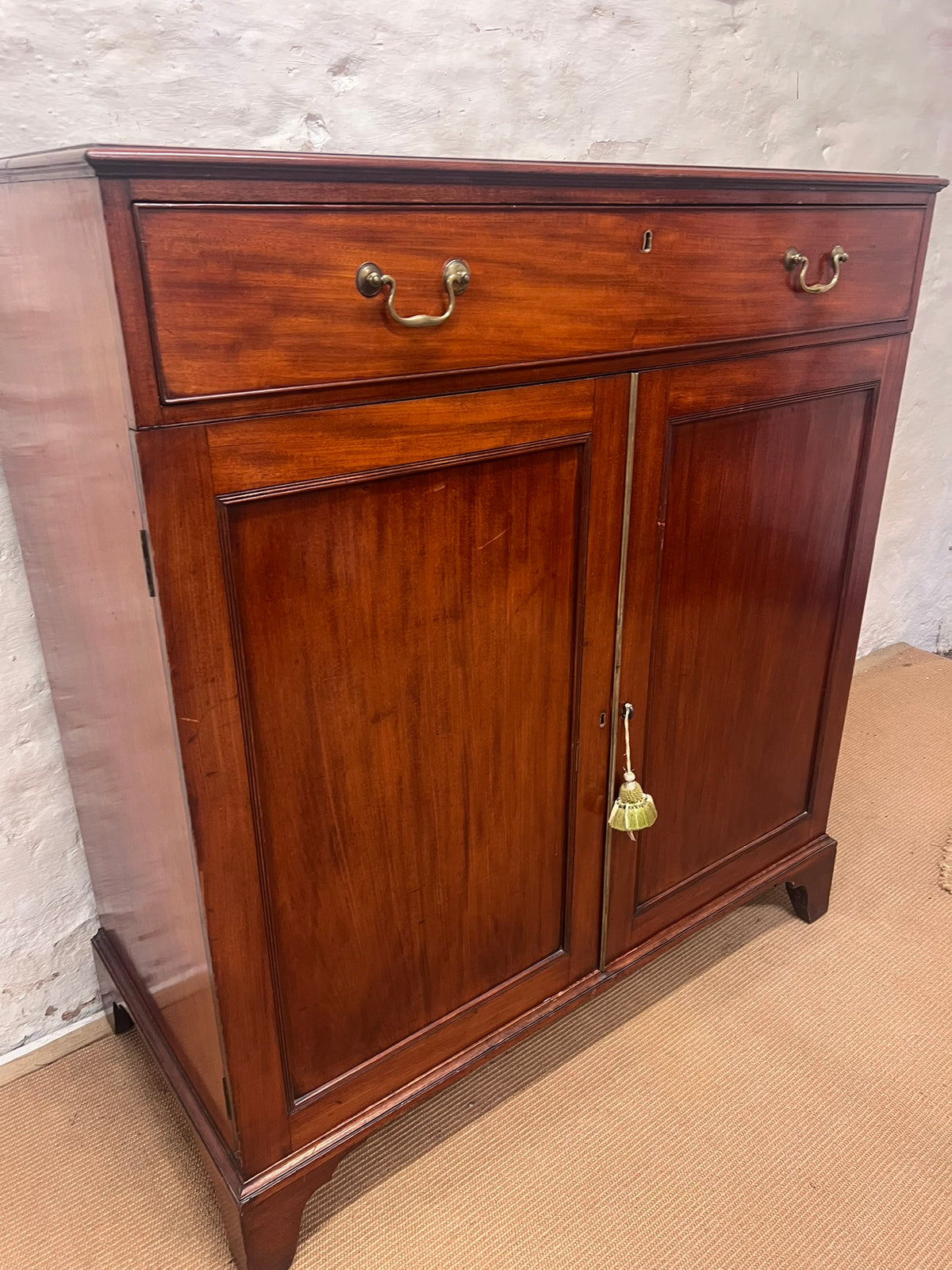 Scottish Antique Mahogany Gentleman's Linen Press Rm 346