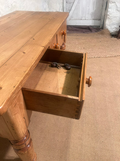 Antique Pine Table   RM 361