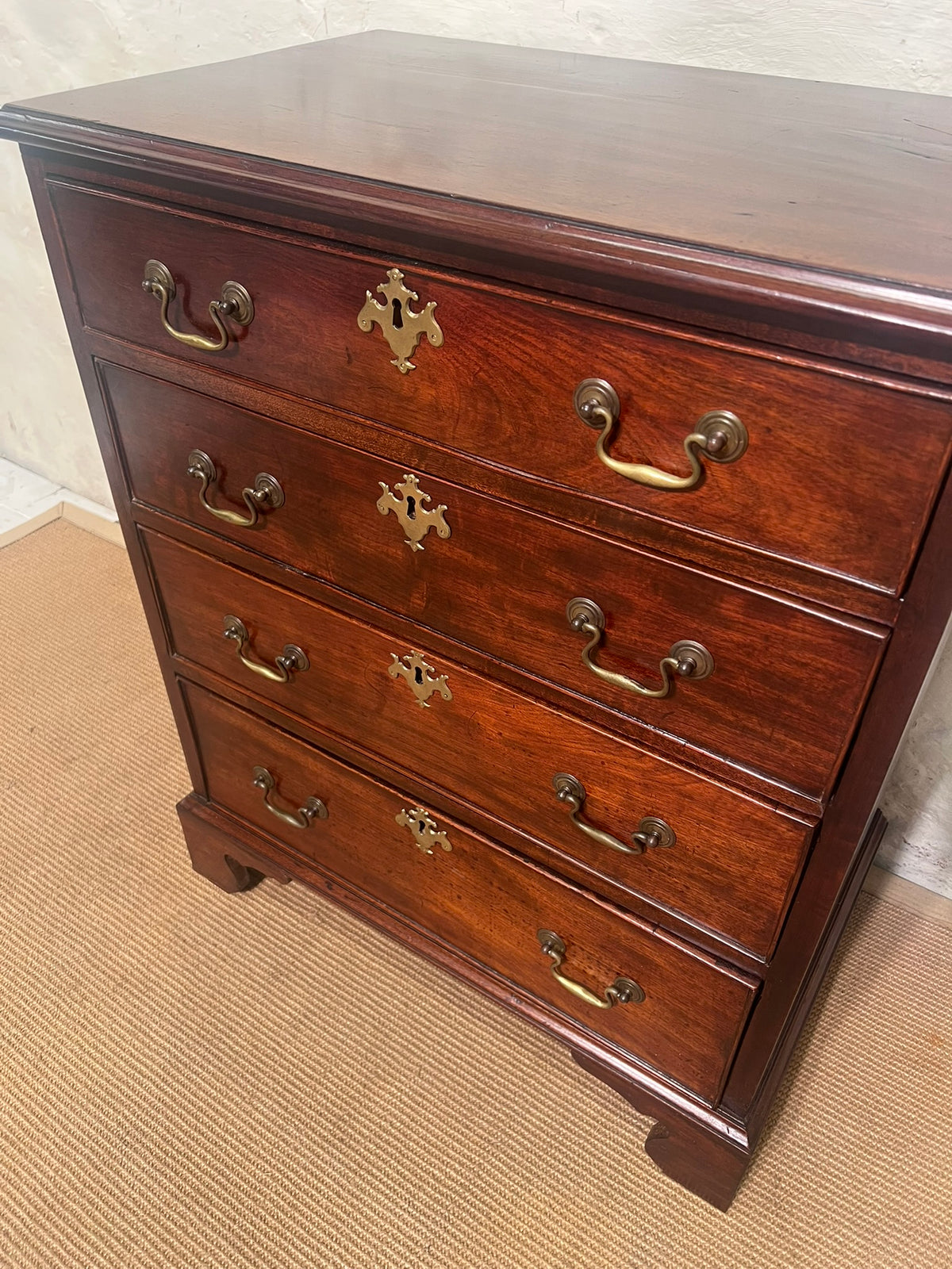 Antique Mahogany Chest of Drawers RM 364