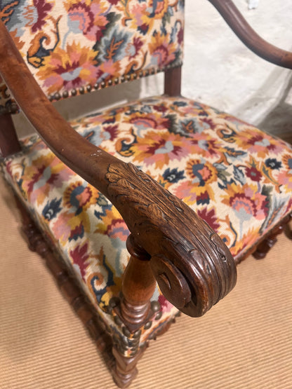 Pair of French walnut Fauteuil Arm Chairs   RM 366