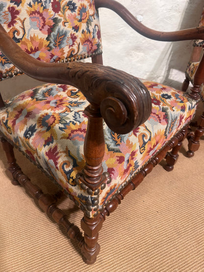 Pair of French walnut Fauteuil Arm Chairs   RM 366