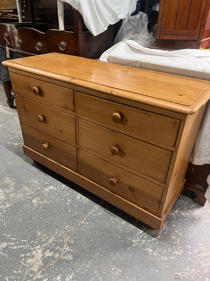 English Antique Pine Chest  RM 368