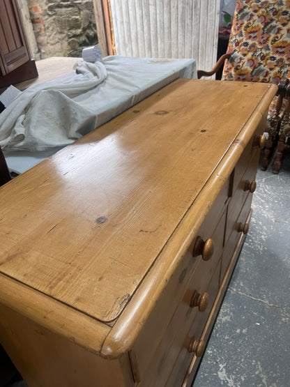 English Antique Pine Chest  RM 368