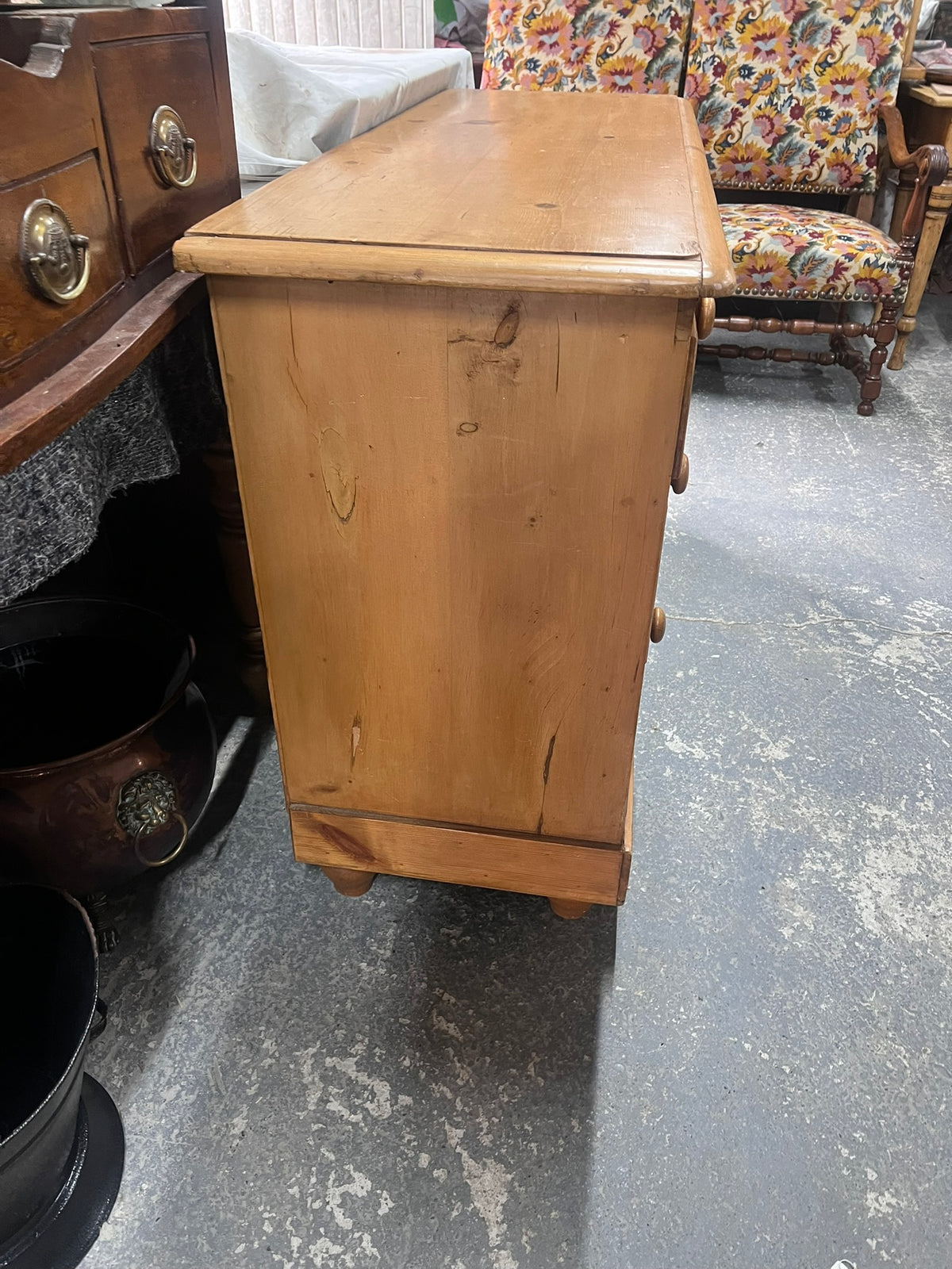 English Antique Pine Chest  RM 368
