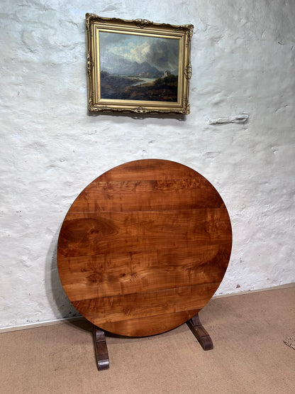 Antique Cherry Vendange Table