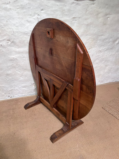 Antique Cherry Vendange Table