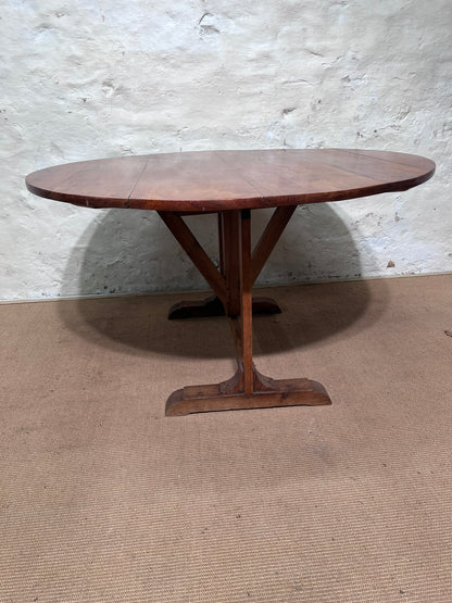 Antique Cherry Vendange Table